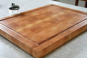 Handcrafted Vs. Machine-made Cribbage Boards: Which Should You Choose?