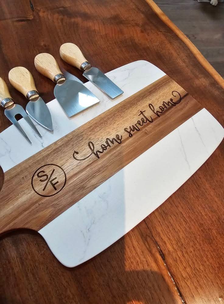 Custom Engraved Marble & Wood Cheese Board – Personalized Charcuterie Gift