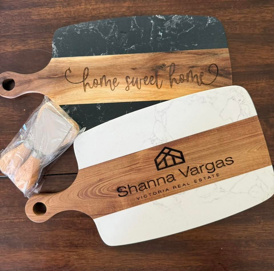 Custom Engraved Marble & Wood Cheese Board – Personalized Charcuterie Gift