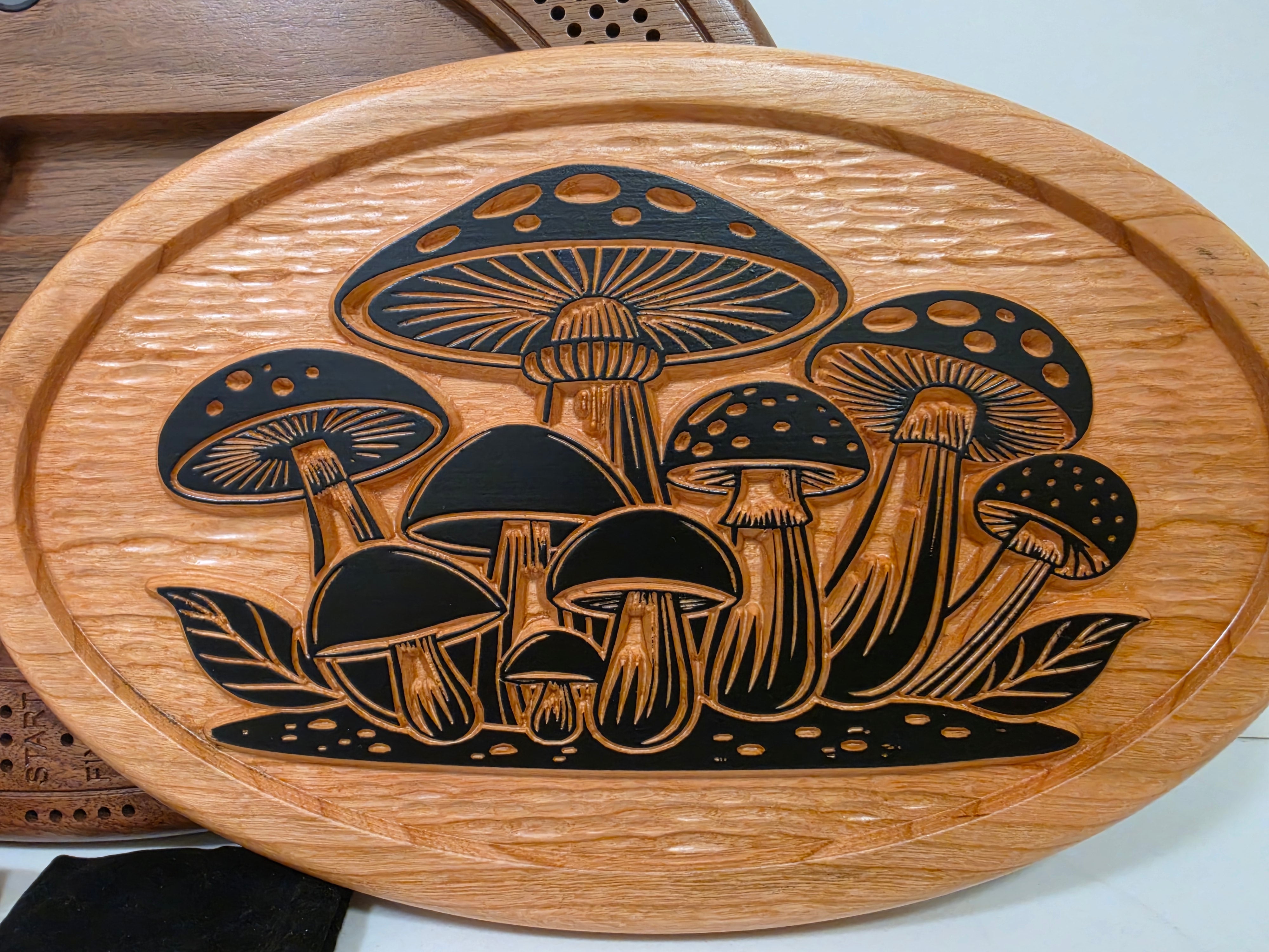 Mushroom Patch Cribbage Board Black – Walnut & Cherry